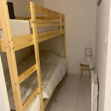 Apartment A 400m De La - 6 Couchages *